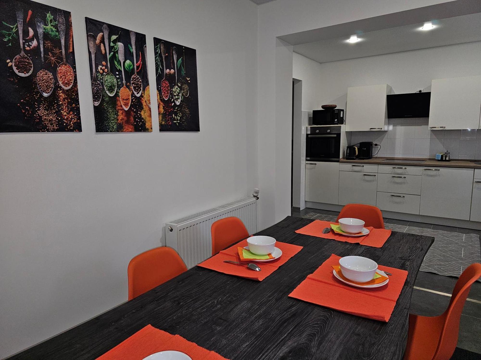 Warburg, Fewo "Sweet Home" 2,5 Zi- Eg-Separater Eingang - Parkplatz - Terasse- Komfortabel,Renoviert מראה חיצוני תמונה
