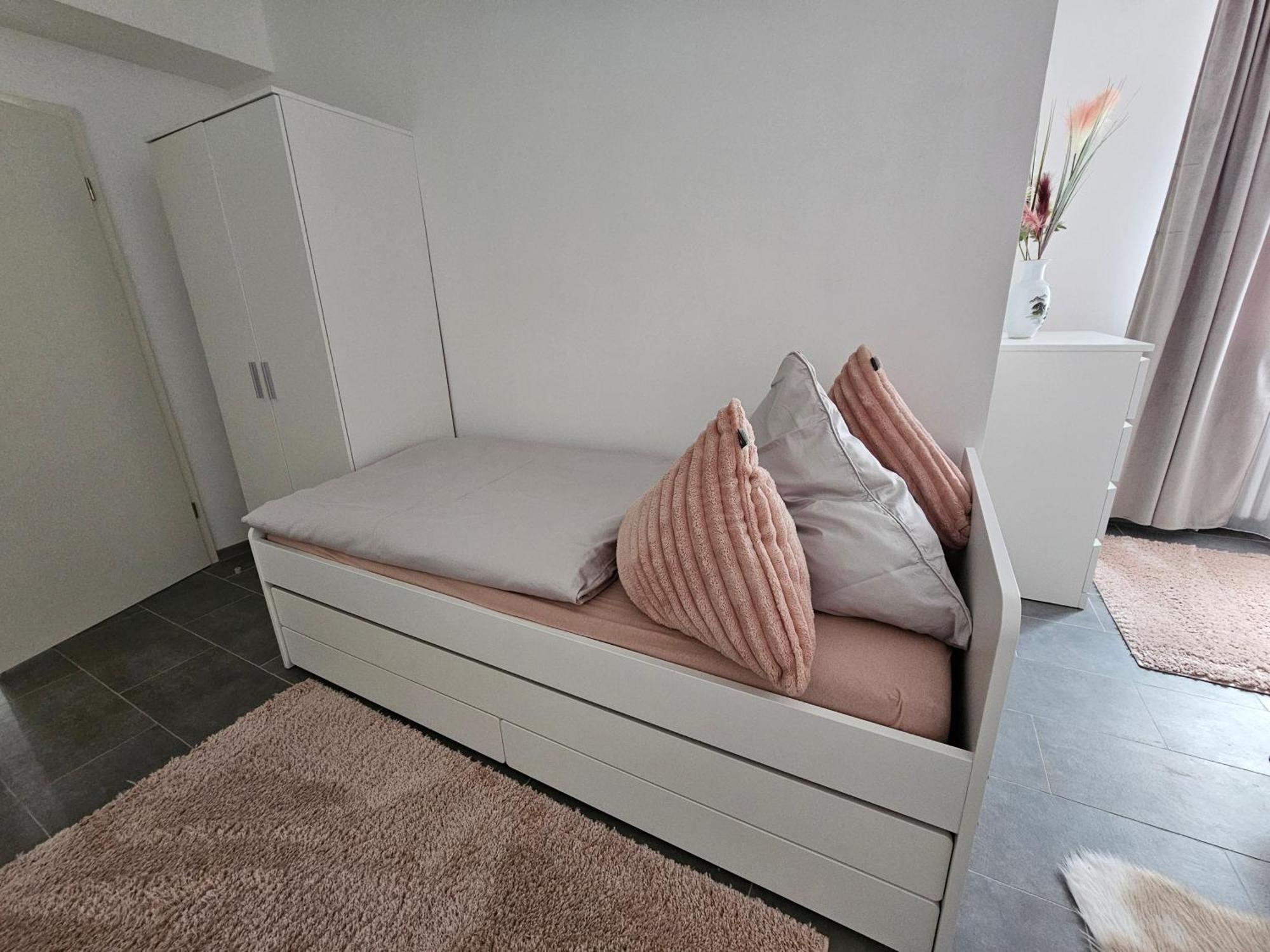 Warburg, Fewo "Sweet Home" 2,5 Zi- Eg-Separater Eingang - Parkplatz - Terasse- Komfortabel,Renoviert מראה חיצוני תמונה